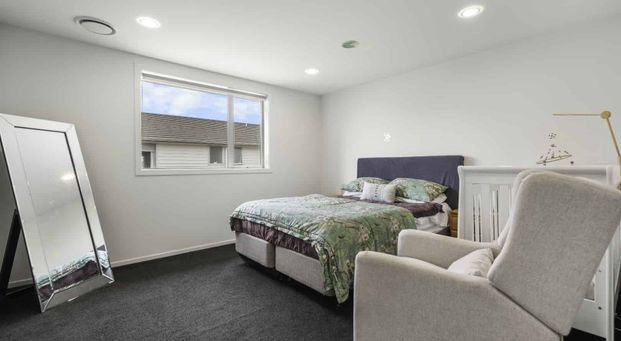 Townhouse living upgraded! - Photo 1