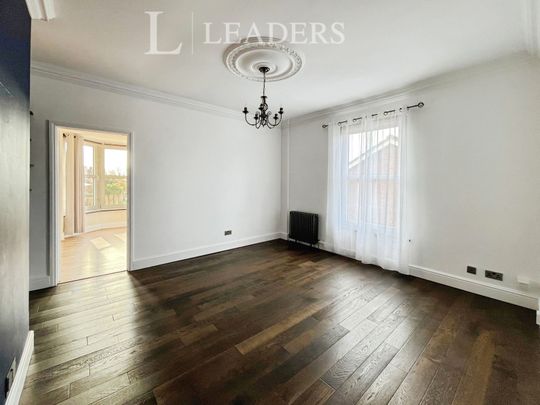 4 bedroom maisonette to rent Frinton Road, Kirby Cross, Frinton-on-Sea, Essex, CO13 - Photo 1