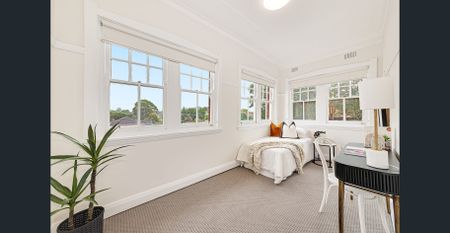 NEAT TWO BEDROOM APARTMENT HANDY LOCATION - Photo 2