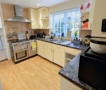 3 bedroom detached house to rent - Photo 4