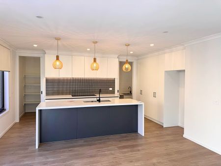 Brand-New Designer Townhouse in Prime Mount Evelyn Location - Photo 4