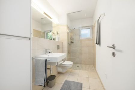 Helle 4.5-Zimmer-Wohnung mit Balkon und Kamin in Uster - Photo 5