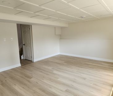 For Lease - 6781 Dawson Street, Niagara Falls, Ontario - Photo 4