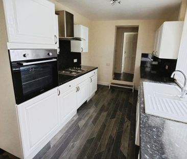 3 bedroom terraced house to rent - Photo 6