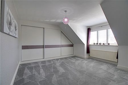 4 Bedroom - Photo 5