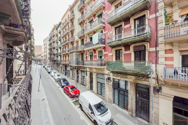 Carrer de Tapioles, Barcelona, Catalonia 08004 - Photo 1