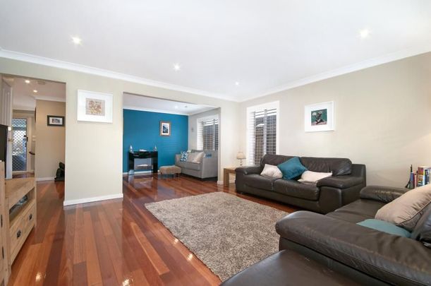 Well-Appointed Townhouse - CTHS Catchment! - Photo 1