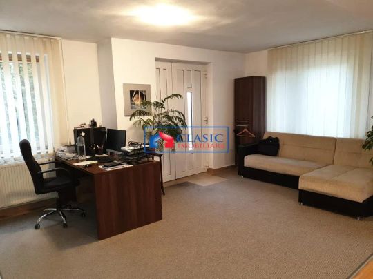 Inchiriere apartament 3 camere in vila in Andrei Muresanu- zona Piata Engels - Photo 1