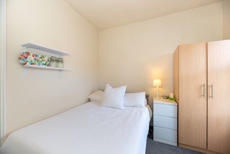 4 Bed Flat, Emmanuel Road, SW12 - Photo 5