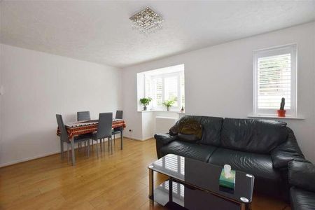 Woodvale Way, Cricklewood, London, NW11 - Photo 2