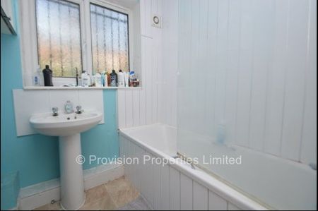 4 Bedroom to Rent Near Leeds University - Photo 5