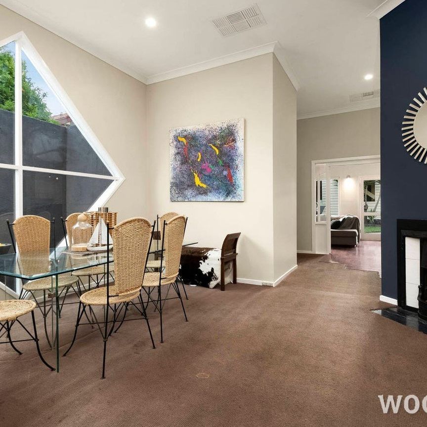 Charismatic Edwardian with a Spectacular Entertaining Focus - Photo 1