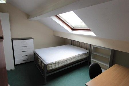 6 bedroom Flat To Rent - Photo 3