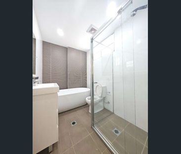 Fully tiled 1 bedroom!! - Photo 4