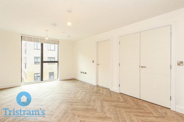 References Pending - 1 bed Apartment - Photo 1