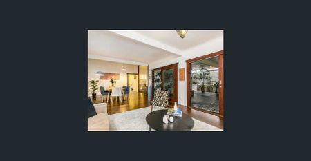 Beautifully renovated four bedroom home- Electricity and water included in rent - Photo 4