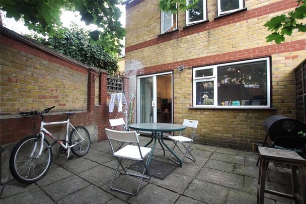 4 bedroom property to rent - Photo 1
