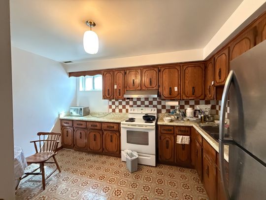 For Lease - 34 Iangrove Terrace Unit# Main Floor, Toronto, Ontario - Photo 1