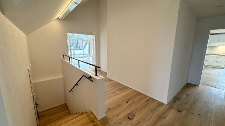 Exklusive, frisch sanierte 6.5-Zimmer-Attikawohnung in Bottighofen – Wohnen auf höchstem Niveau! - Photo 5