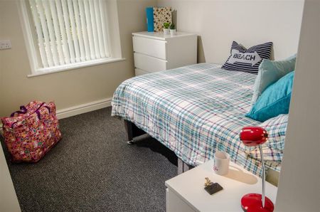 7 bedroom private hall to rent - Photo 4