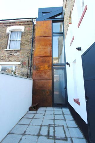 2 bedroom townhouse to rent - Photo 3