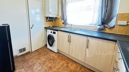 1 bedroom apartment to rent Axe Close - One bedroom Ground floor Flat - LU3 - Photo 3