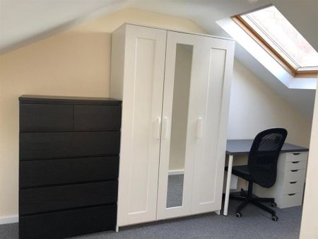 1 bedroom in a house share to rent - Photo 5