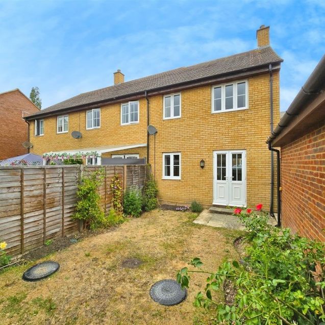 3 Bedroom House to Rent in Stockbridge Close, Clifton, Shefford, SG17 - Photo 1
