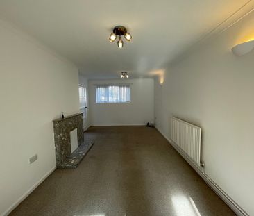 2 bedroom Mid Terraced House to let - Photo 3