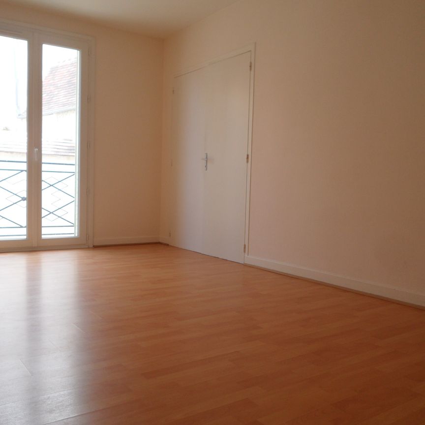 A LOUER - Centre Historique - T2 de 45m² avec garage et cave - Photo 1