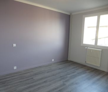 Location Appartement 4 pièces 84m² - Photo 2