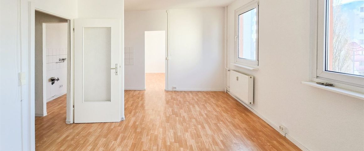 Helle 2-Raum-Wohnung über den Dächern der Stadt – citynah & sofort bezugsfertig - Foto 1