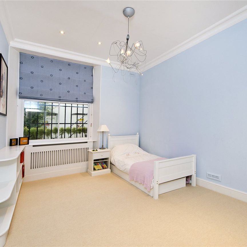 Cornwall Gardens, SW7, London - Photo 1