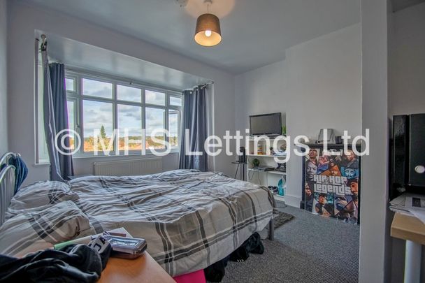 32 St. Chads View, Leeds, LS6 3PE - Photo 1