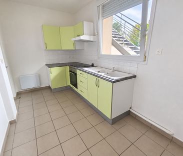 Location Appartement 3 pièces 60m² LIBERCOURT 62820 - Photo 2