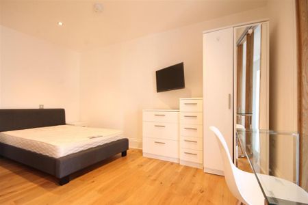 3 bedroom apartment to rent - Photo 4