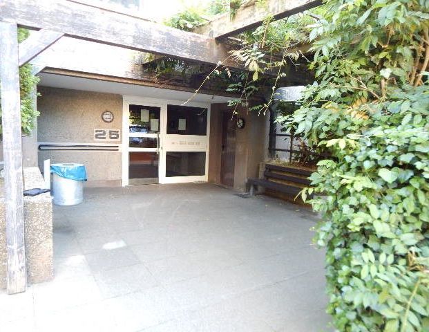 Für Vater - Mutter - Kind: weitläufige 3,5-Zimmer-Wohnung (WBS) - Foto 1