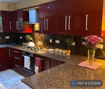 1 bedroom in a house share to rent - Photo 3