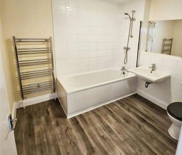 2 bedroom flat to rent - Photo 6