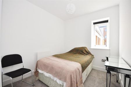 2 bedroom apartment to rent - Photo 4