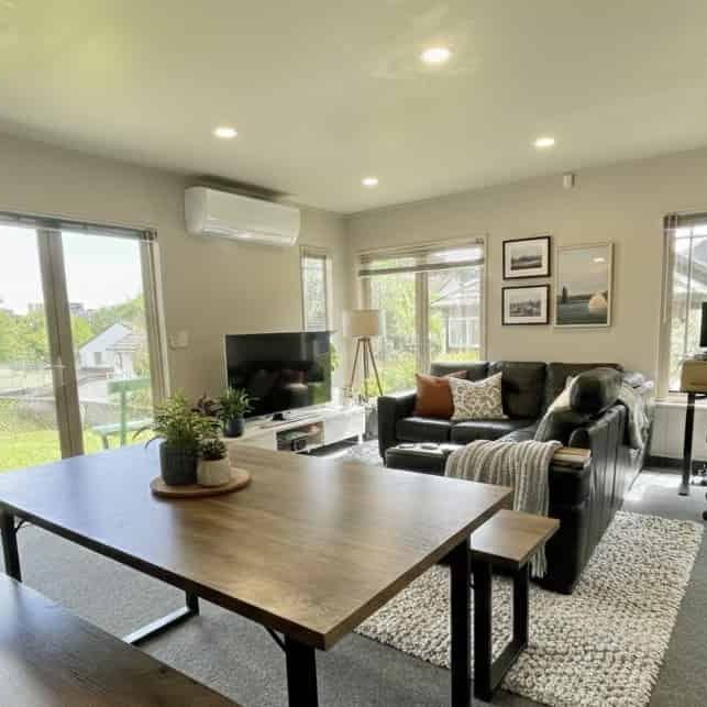 Easy-Care 3 Bedroom Home in the Heart of Ellerslie - Photo 1