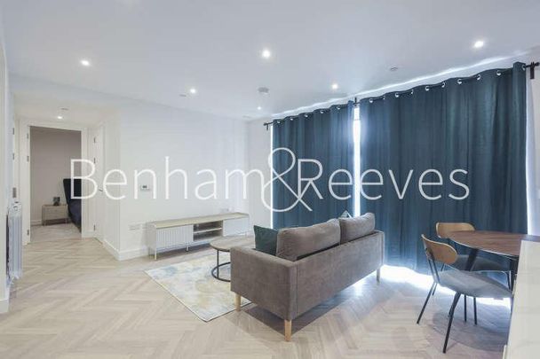 Brigadier Walk, Royal Arsenal Riverside, SE18 - Photo 1