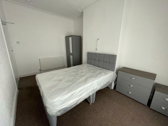 Room in a Shared House, Mellor Road, CH42 - Photo 1