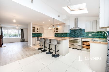 3 bedroom house to rent Whalley Drive, Bletchley, MK3 - Photo 5