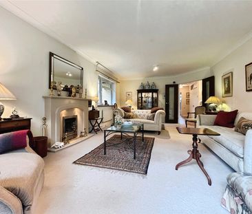 Vicarage Crescent, Egham, Surrey, TW20 9JP - Photo 4