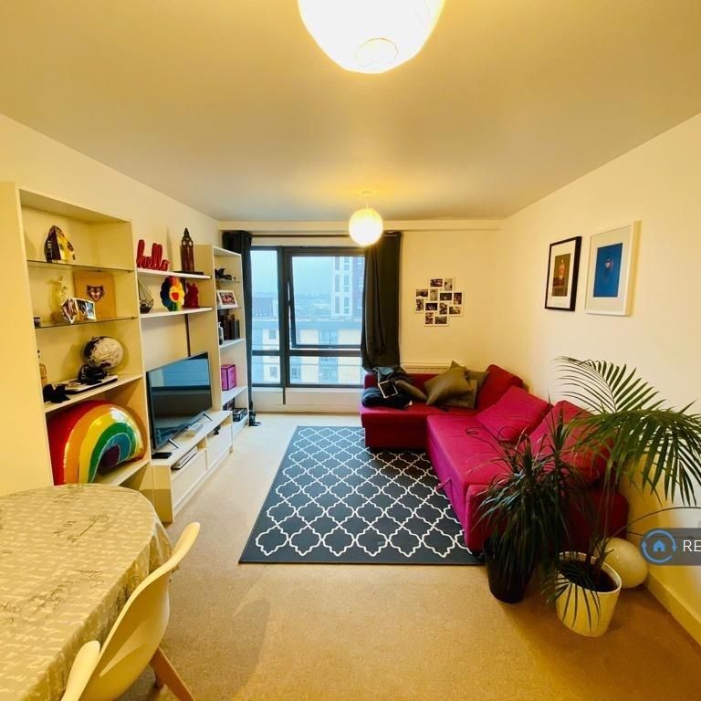 1 bedroom flat to rent - Photo 1