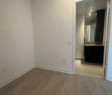 For Lease - 3900 Confederation Parkway Unit# 5810, Mississauga, Ont... - Photo 1