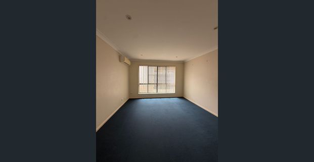 Spacious, Family Living in Sandstone Point - Photo 1