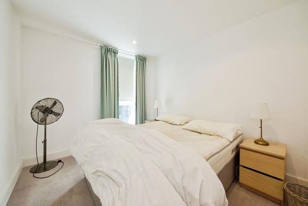 3 bedroom flat to rent - Photo 1