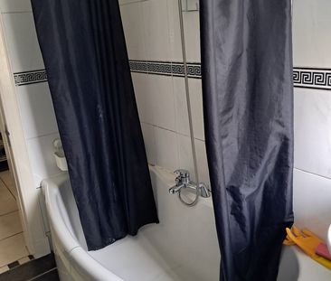 Room in a Shared Flat, Carmichael St, G51 - Photo 6